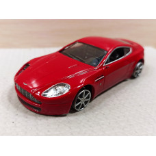Модель автомобиля Aston Martin V8 (1/43)