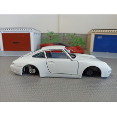 Модель автомобиля Porsche Carrera 911 (1/24)