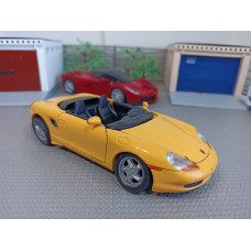 Модель автомобиля Porsche Boxter (1/24)