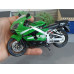 Модель мотоцикла Kawasaki зел. (1/12)