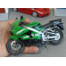 Модель мотоцикла Kawasaki зел. (1/12)