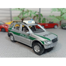 Модель автомобиля Mercedes-Benz ML 320 (1/43)