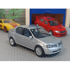 Модель автомобиля Renault Logan №2 (1/43)