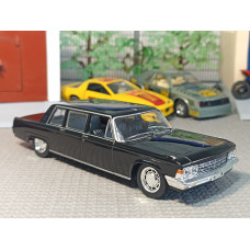 Модель автомобиля ЗИЛ-114 (1/43)