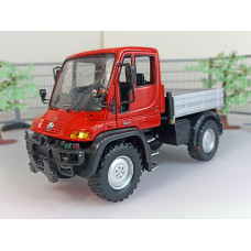 Модель автомобиля Mercedes-Benz Unimog (1/32)