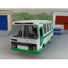 Модель автомобиля ПАЗ (1/48)