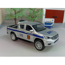 Модель автомобиля Toyota Hilux VIII (1/43)