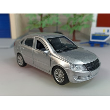 Модель автомобиля Лада Гранта серая (1/36)