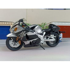 Модель мотоцикла Suzuki Hayabusa (1/12)