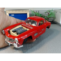 Модель автомобиля Mercedes-Benz 300 SL (1/24)