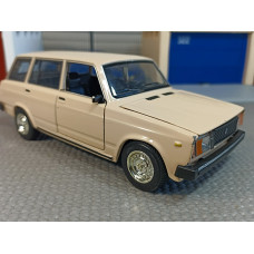 Модель автомобиля ВАЗ-2104 (1/24)