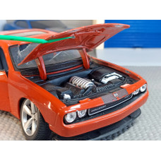 Масштабная модель Dodge Challenger SRT-8 №3 (1/24)