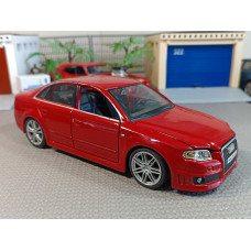 Масштабная модель Audi RS4 (1/24)