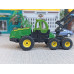 Трактор John Deere с манипулятором (1/87)