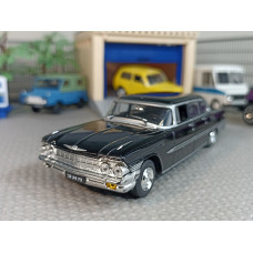 Модель автомобиля ЗИЛ-111Г (1/43)