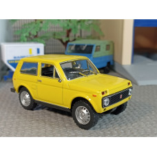 Модель автомобиля ВАЗ-2121 "Нива" (1/43)