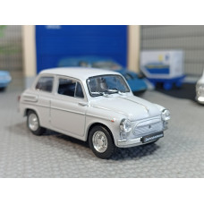 Модель автомобиля ЗАЗ-965э "Запорожец" №2 (1/43)
