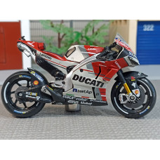 Модель мотоцикла Ducati (1/18)
