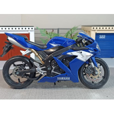 Модель мотоцикла Yamaha R1 (1/12)