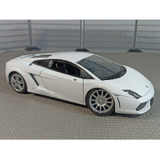 Модель автомобиля Lamborghini Gallardo LP-560-4 (1/24)