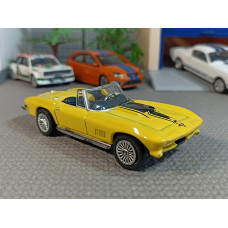 Модель автомобиля Chevrolet Corvette (1/43)