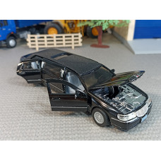Масштабная модель Lincoln Town Car (1/38)