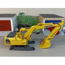 Экскаватор Komatsu PC220-8MO (1/43)