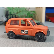 Машинка Нива СССР (1/43) Машинка Нива СССР (1/43)