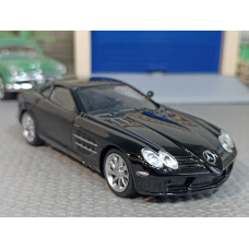 Масштабная модель Mercedes-Benz SLR McLaren (1/43)