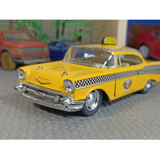 Масштабная модель Chevrolet Bel Air (1/40) Масштабная модель Chevrolet Bel Air (1/40)