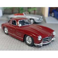Масштабная модель Mercedes-Benz 300SL (1/38)