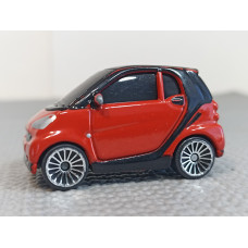 Модель автомобиля Smart Fortwo (1/50) Модель автомобиля Smart Fortwo (1/50)
