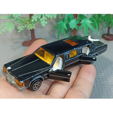 Масштабная модель Cadillac Fleetwood (1/58)