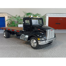 Модель грузовика Peterbilt 335 (1/43)