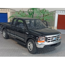 Модель автомобиля Ford F-350 (1/24) Модель автомобиля Ford F-350 (1/24)