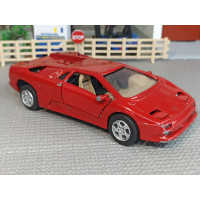 Масштабная модель Lamborghini Diablo (1/32) Масштабная модель Lamborghini Diablo (1/32)