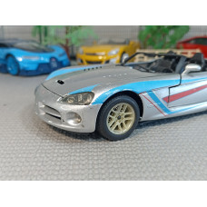 Масштабная модель Dodge Viper SRT-10 (1/24) Масштабная модель Dodge Viper SRT-10 (1/24)