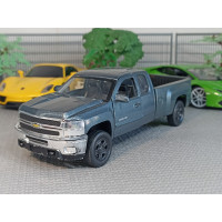 Масштабная модель Chevrolet Silverado (1/32)