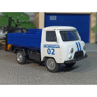 Модель автомобиля УАЗ головастик (1/43) Модель автомобиля УАЗ головастик (1/43)