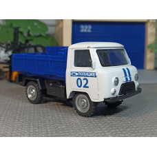 Модель автомобиля УАЗ головастик (1/43)